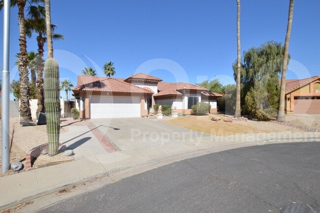 property at 2808 E Nora St