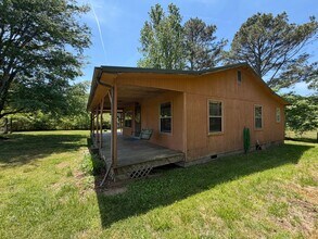 219 Old Bucks Pocket Rd SE in Old Fort, TN - Building Photo - Building Photo
