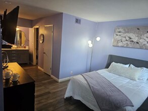 1701 E Katie Ave in Las Vegas, NV - Building Photo - Building Photo