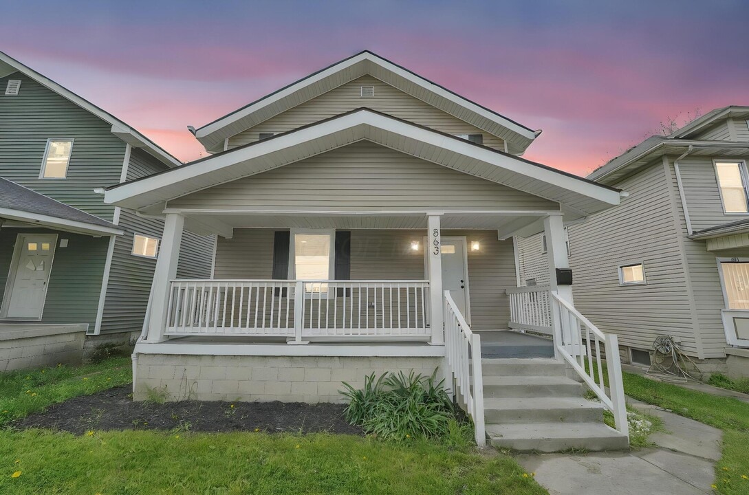 863 E 3rd Ave in Columbus, OH - Building Photo