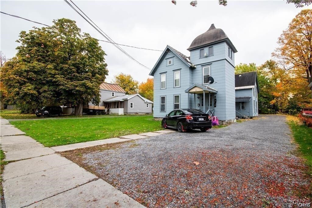 616 Bronson St in Watertown, NY - Building Photo
