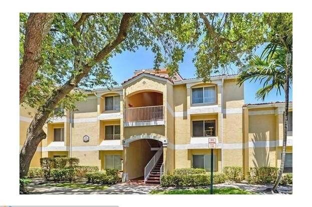 2300 NW 33rd St in Oakland Park, FL - Building Photo