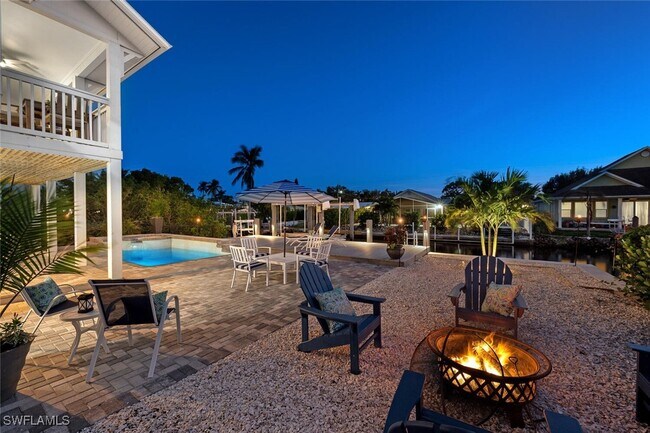 property at 2736 Gulfview Dr