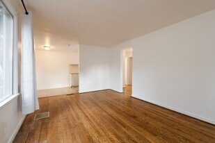 1702 27th Ave in Seattle, WA - Building Photo