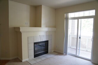 15300 112th Ave NE, Unit A201 in Bothell, WA - Building Photo - Building Photo