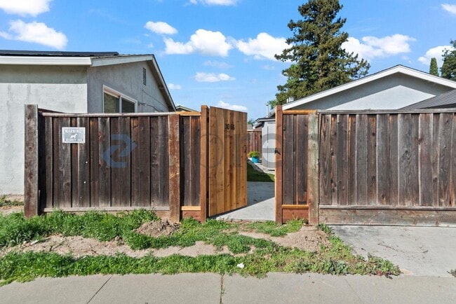 property at 3066 Nightingale Pl