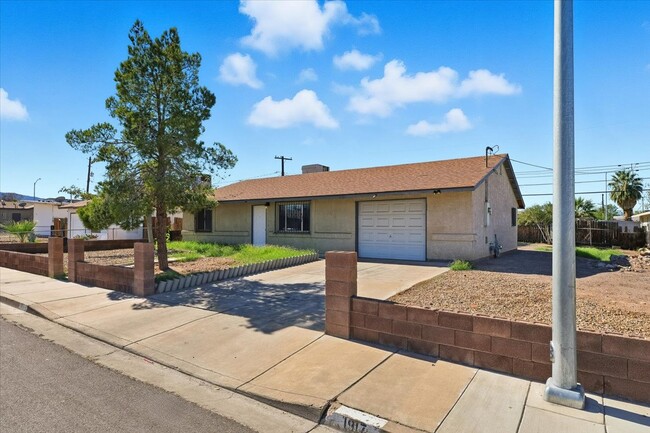 1917 Allen Ave in Henderson, NV - Building Photo - Building Photo