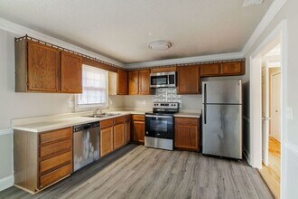 118 Barrington Dr in Athens, GA - Building Photo - Building Photo