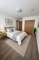 Valleyside Townhomes in Willmar, MN - Building Photo