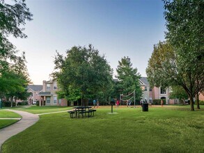 Villas of Spring Creek in Plano, TX - Foto de edificio - Building Photo