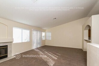 923 Shadowfax Rd in Henderson, NV - Foto de edificio - Building Photo