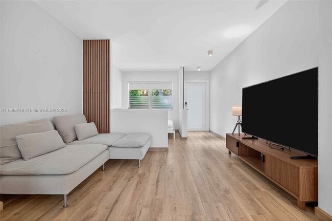 1334 Euclid Ave in Miami Beach, FL - Building Photo - Building Photo