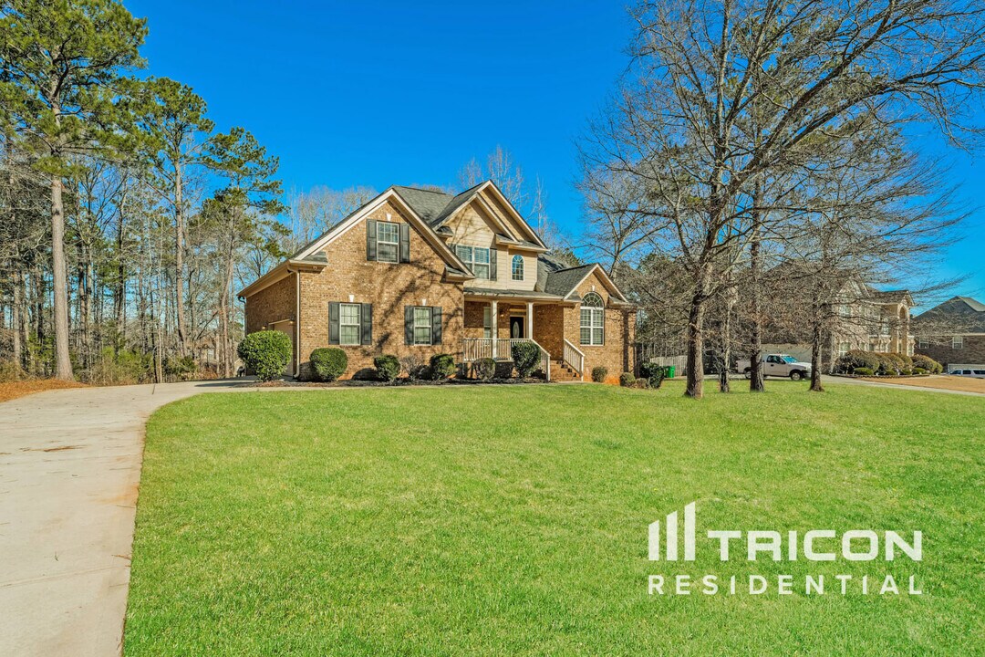 147 Nobility Ln in Mcdonough, GA - Building Photo