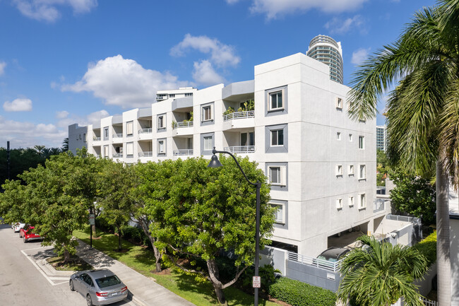 1401 Bay Rd in Miami Beach, FL - Building Photo - Building Photo