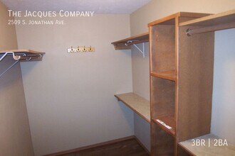 2509 S Jonathan Ave in Springfield, MO - Building Photo - Building Photo