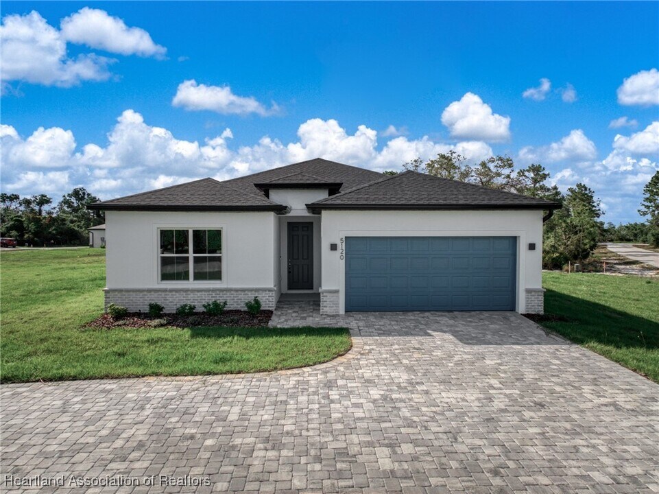 5120 Belmar Dr in Sebring, FL - Building Photo