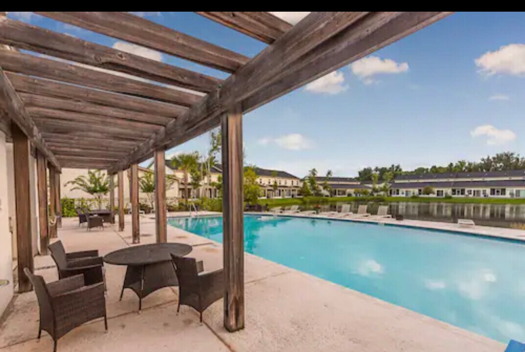1703 Mariners Cir in St. Simons Island, GA - Building Photo