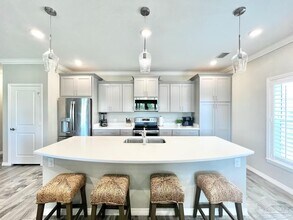 6598 Carlinga Dr in Pensacola, FL - Building Photo - Building Photo