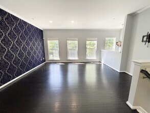 10700 Heather Glen Way in Bowie, MD - Building Photo - Building Photo