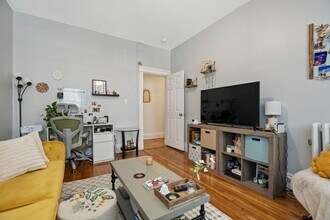 35 Queensberry St, Unit 2 in Boston, MA - Building Photo - Building Photo