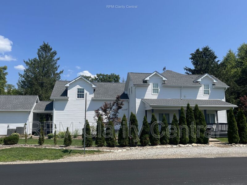 1653 Berlin Station Rd in Delaware, OH - Building Photo