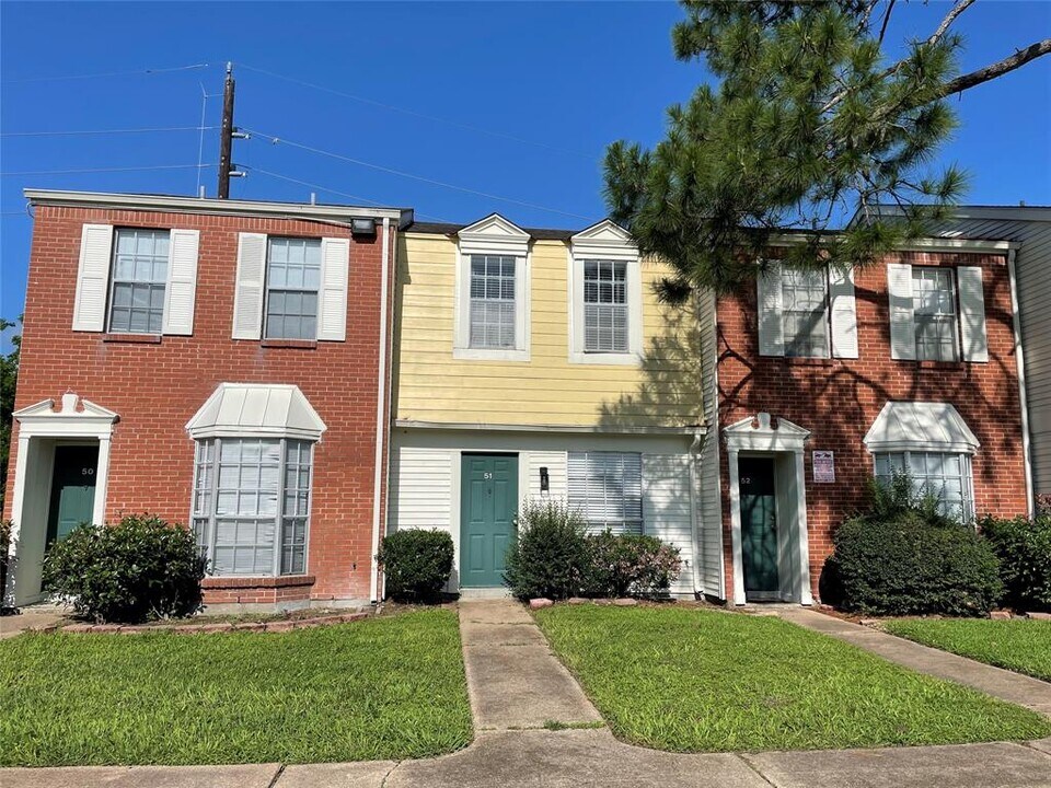 12910 Ashford Point Dr Photo