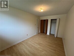 87 Boston Crescent in Hamilton, ON - Building Photo - Building Photo