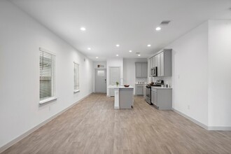 12511 Abbey House Ct, Unit 8U-6 in Houston, TX - Foto de edificio - Building Photo