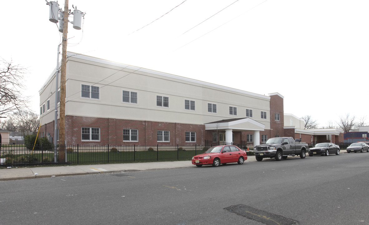 1 Dewitt Ave in Asbury Park, NJ - Foto de edificio