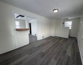 111 E Eckman St in South Bend, IN - Foto de edificio - Building Photo