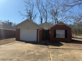 1000 Creekside Pl in Oxford, MS - Building Photo