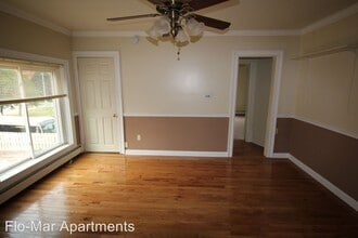 811 Washtenaw Ave in Ypsilanti, MI - Building Photo - Building Photo