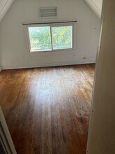 710 Kirkwood Ave, Unit 710 in Iowa City, IA - Building Photo - Building Photo