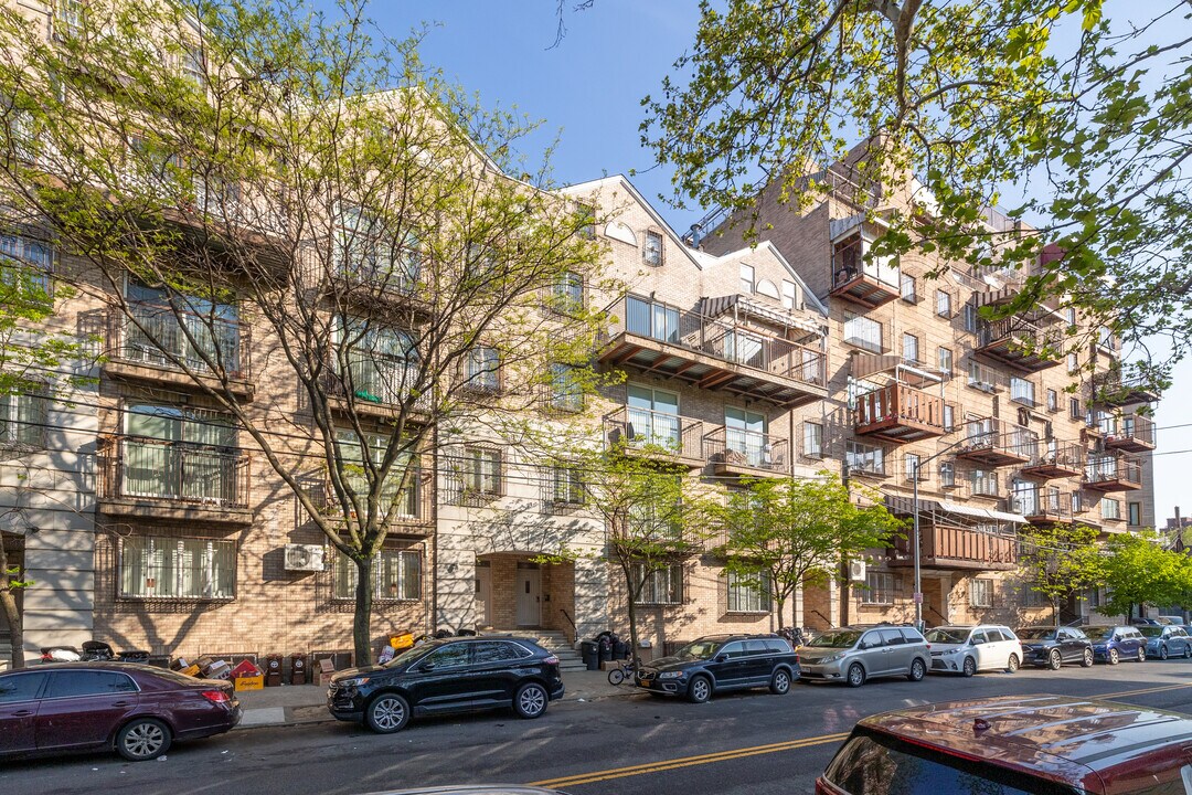 107 Lorimer St in Brooklyn, NY - Foto de edificio