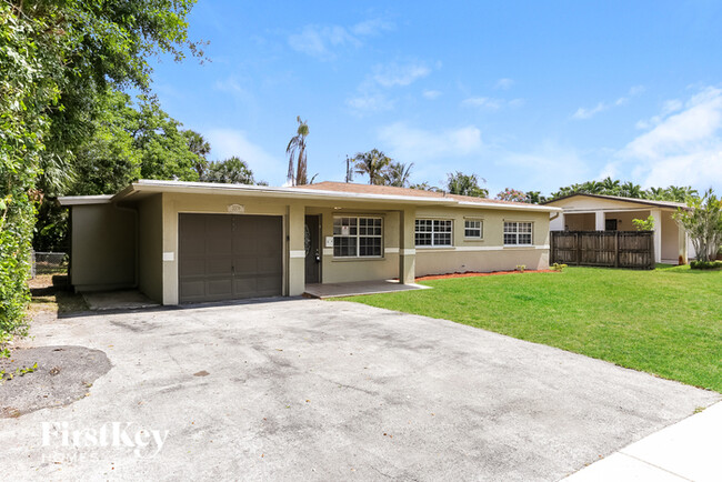 3379 SW 17th St in Fort Lauderdale, FL - Building Photo - Building Photo