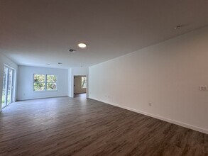 1223 Koltenborn Rd in North Port, FL - Building Photo - Building Photo