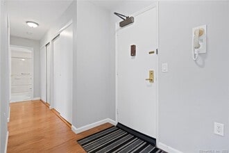 891 Farmington Ave in West Hartford, CT - Building Photo - Building Photo