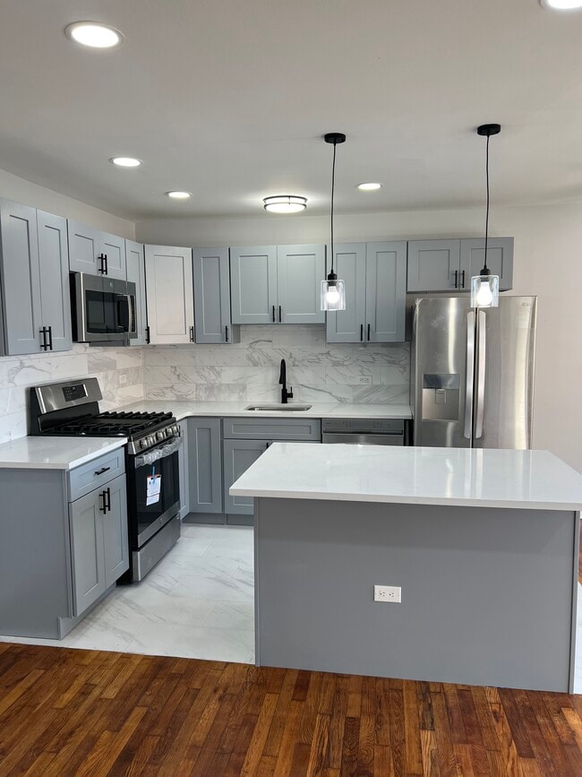 924 Stuyvesant Ave, Unit P1 in Irvington, NJ - Building Photo - Building Photo