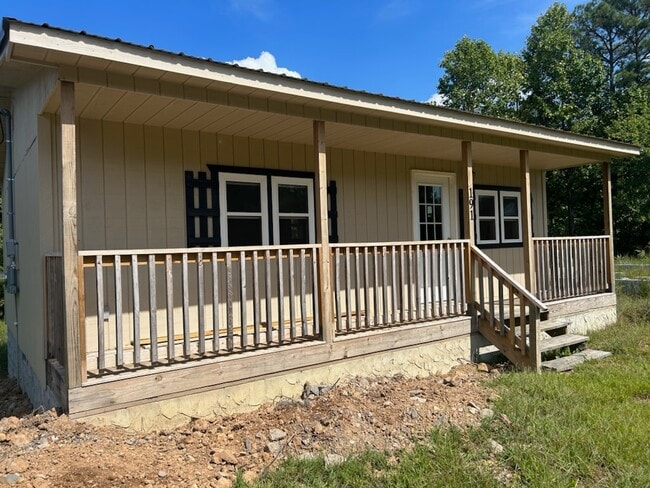 property at 191 Redbud Trl