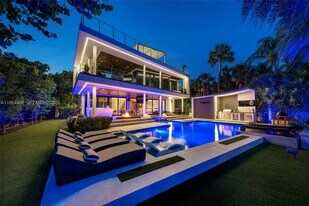 528 Lakeview Ct in Miami Beach, FL - Building Photo
