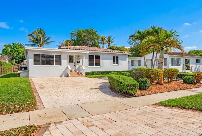 6447 SW 10th St in West Miami, FL - Building Photo - Building Photo