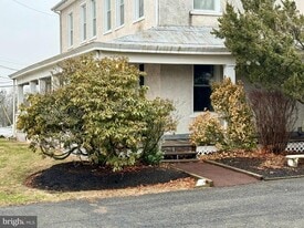 2933 E High St in Pottstown, PA - Building Photo