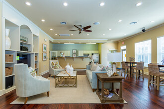 Country Club Pointe Apartment Homes in Lake Charles, LA - Building Photo - Interior Photo