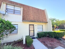 6125 Topher Trail in Mulberry, FL - Building Photo