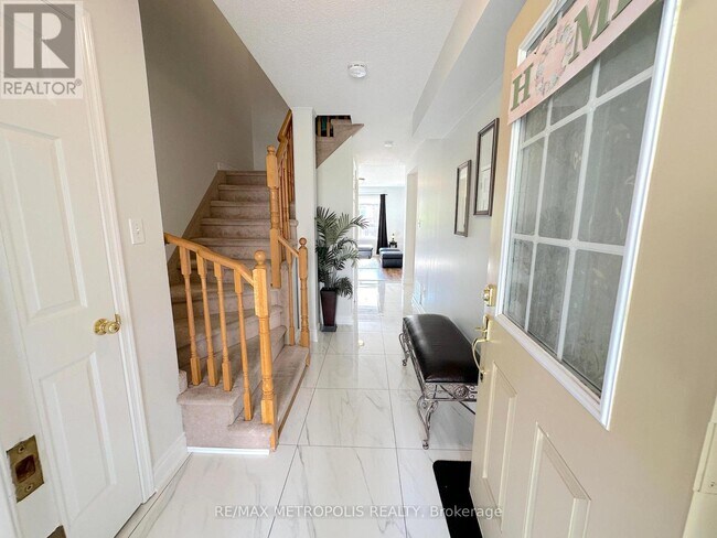 1087-1087 Ormond Dr in Oshawa, ON - Building Photo - Building Photo