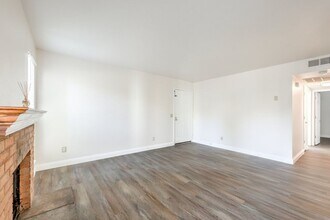3311 Sunfish Dr in Henderson, NV - Building Photo - Building Photo