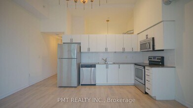 1410-1410 Dupont St in Toronto, ON - Building Photo - Building Photo