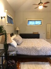 606 E 12th 1/2 St, Unit Apt A in Houston, TX - Foto de edificio - Building Photo