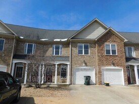 22 Enchanted View Cir in Fishersville, VA - Building Photo