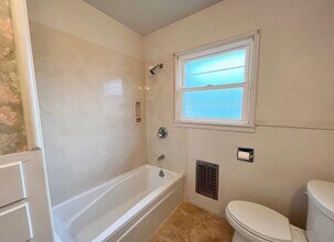 15 Hillcrest Dr in Paso Robles, CA - Foto de edificio - Building Photo